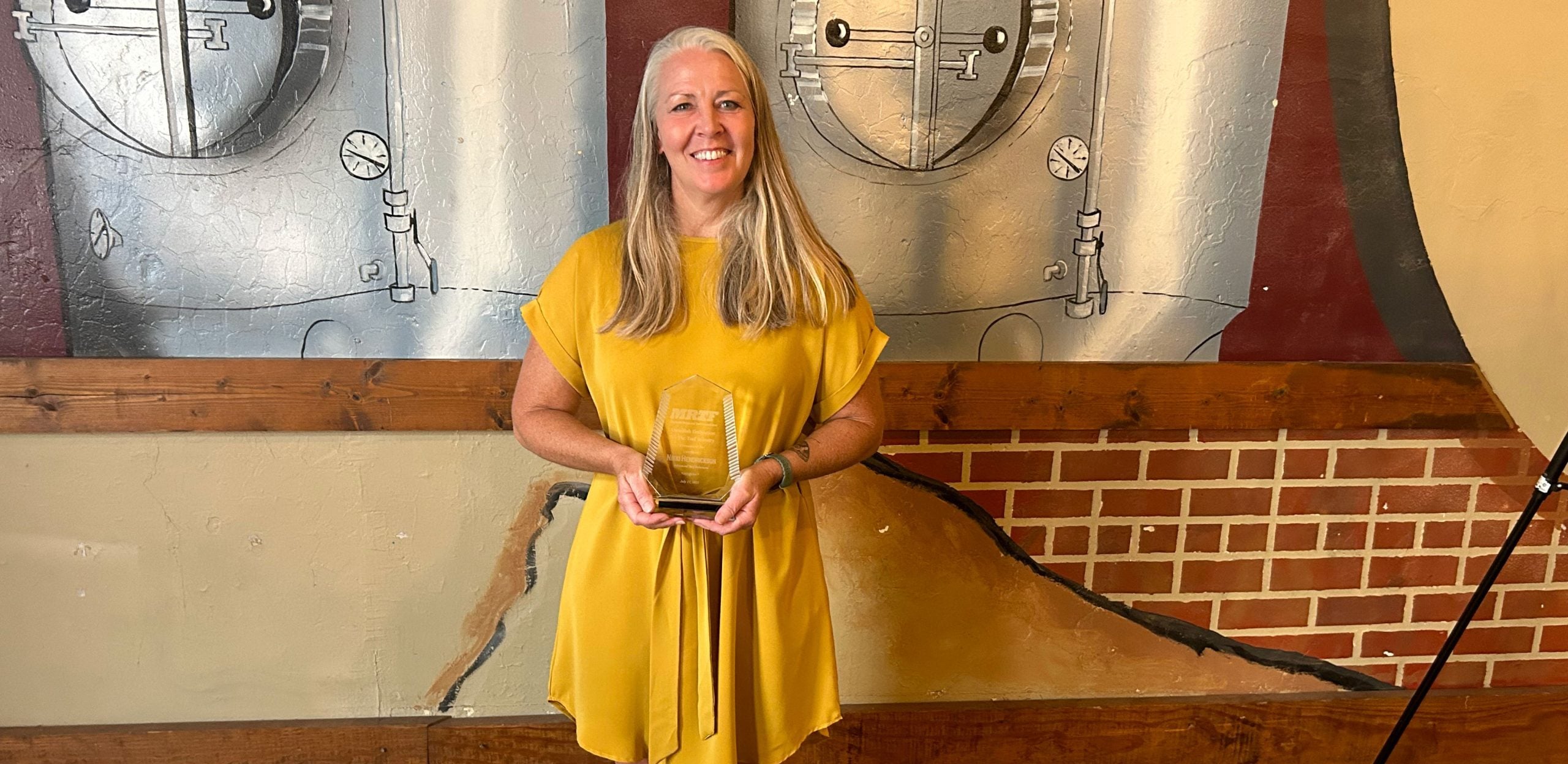 nikki hendrickson wins midwest regional turf foundation award